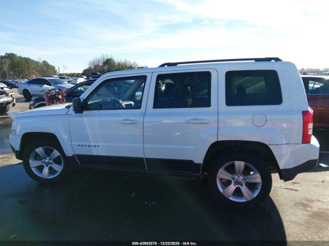 Jeep Patriot Latitude Image 15