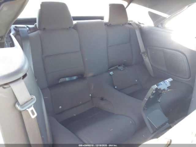 Ford Mustang V6 Image 5