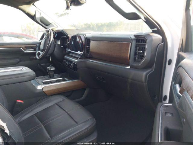 Chevrolet Silverado 1500 4wd  Short Bed High Country Image 4