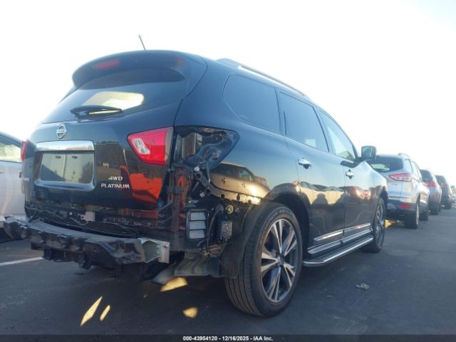 Nissan Pathfinder Platinum Image 2