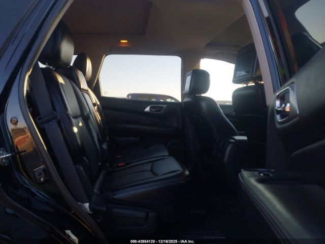 Nissan Pathfinder Platinum Image 6