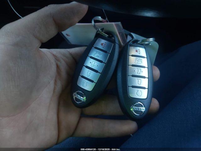 Nissan Pathfinder Platinum Image 4