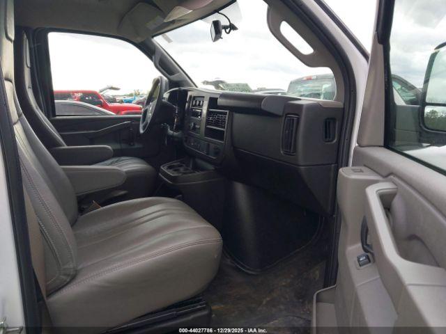 Chevrolet Express Rwd 2500 Extended Wheelbase Wt Image 7