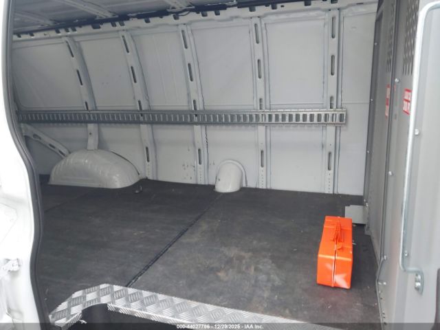 Chevrolet Express Rwd 2500 Extended Wheelbase Wt Image 8