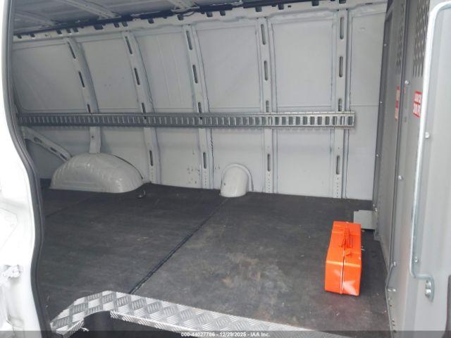 Chevrolet Express Rwd 2500 Extended Wheelbase Wt Image 8