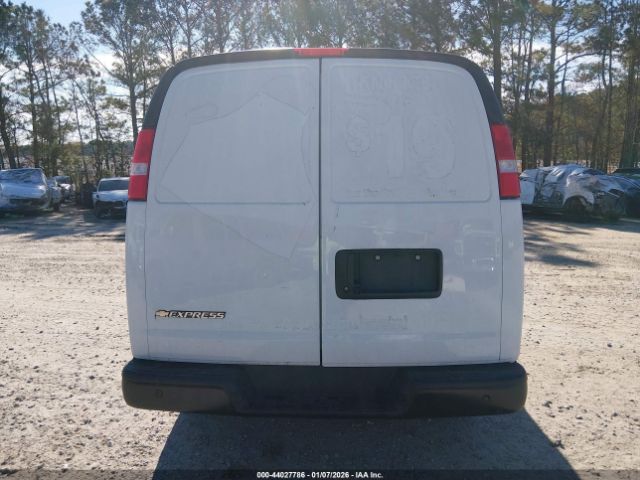 Chevrolet Express Rwd 2500 Extended Wheelbase Wt Image 3