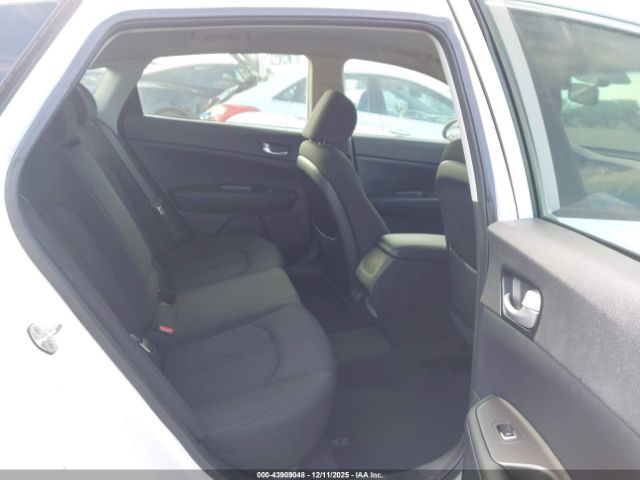 Kia Optima Lx Image 5