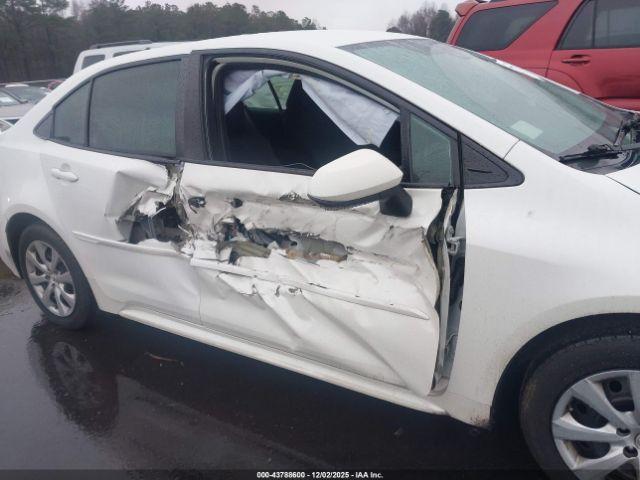 Toyota Corolla Le Image 14