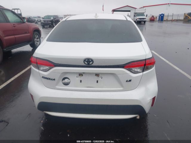 Toyota Corolla Le Image 16