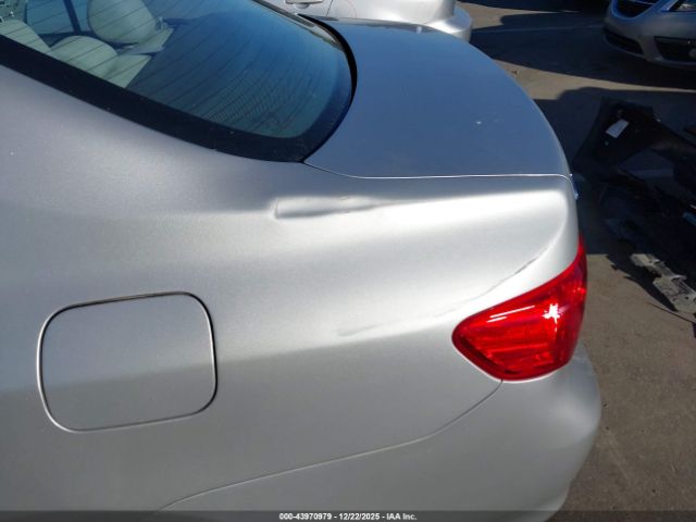 Toyota Corolla Le Image 9