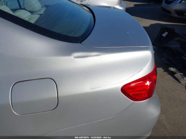 Toyota Corolla Le Image 9