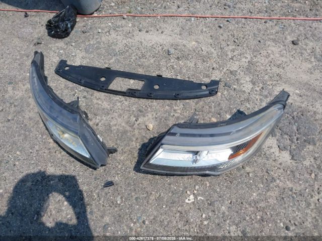 Ford Explorer Limited Image 12