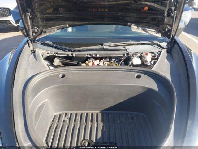 Tesla Model 3 Standard Range Plus Rear-wheel Drive Image 10