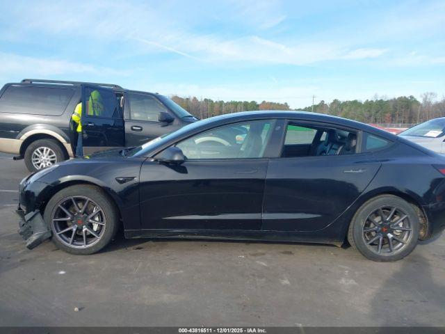 Tesla Model 3 Standard Range Plus Rear-wheel Drive Image 12