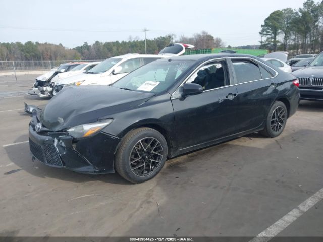 Toyota Camry Se Image 8