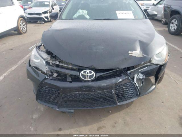 Toyota Camry Se Image 10