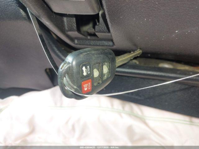 Toyota Camry Se Image 20