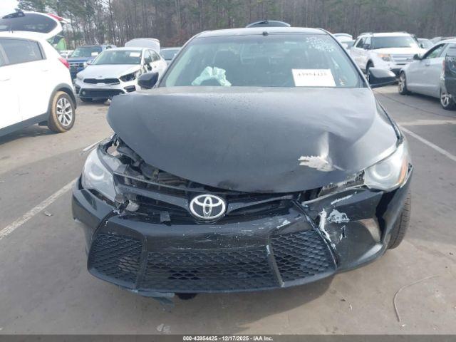 Toyota Camry Se Image 5
