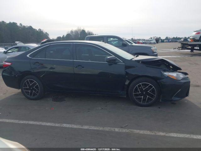 Toyota Camry Se Image 17