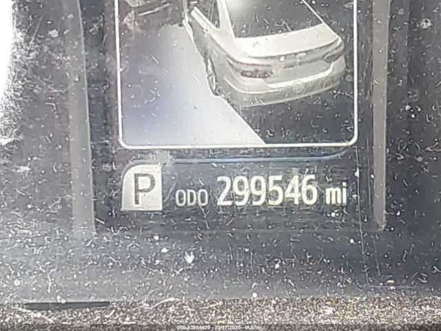 Toyota Camry Se Image 16