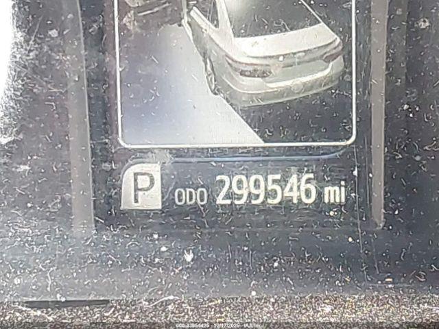 Toyota Camry Se Image 16