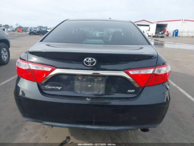 Toyota Camry Se Image 13