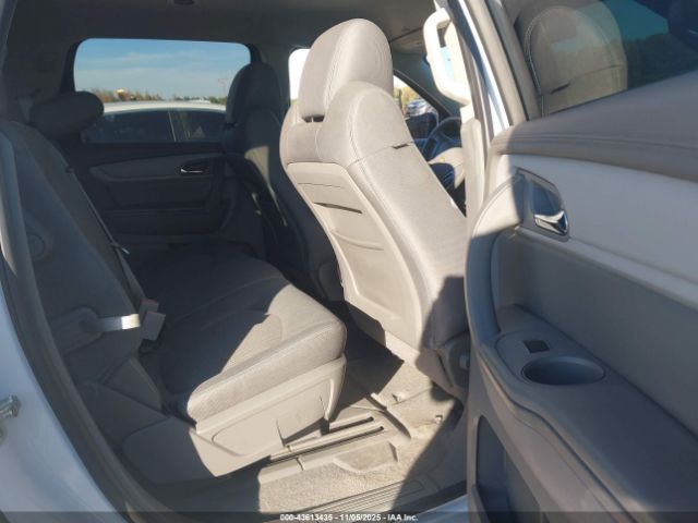 Chevrolet Traverse Ls Image 8