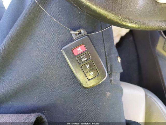 Toyota RAV4 Limited Image 15