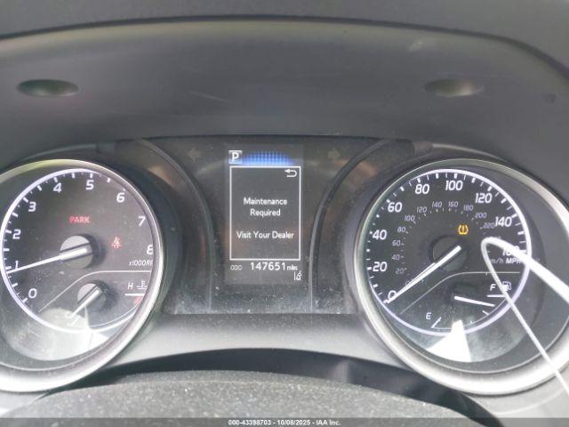 Toyota Camry Se Image 12