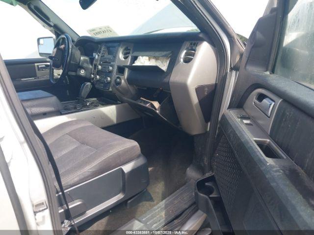 Ford Expedition Xlt Image 15