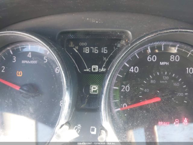 Nissan Versa 1.6 Sv Image 4