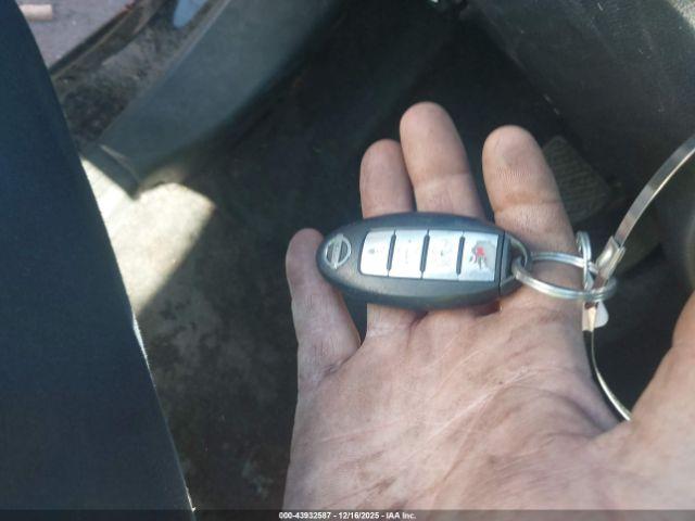 Nissan Versa 1.6 Sv Image 3