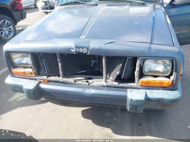 Jeep Cherokee Sport Image 6