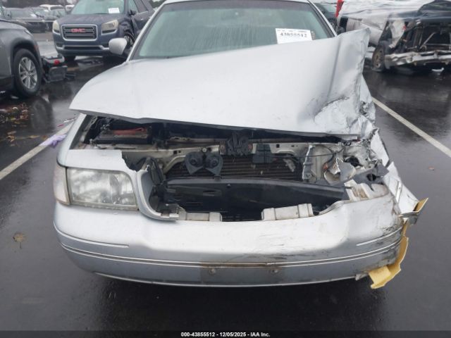 Ford Crown Victoria Standard Image 3