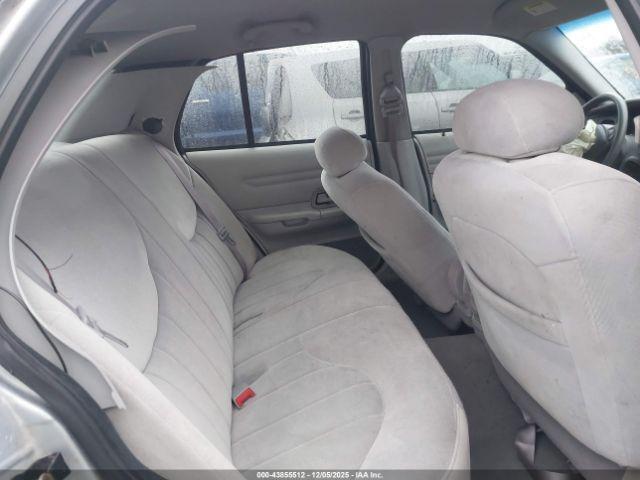 Ford Crown Victoria Standard Image 12