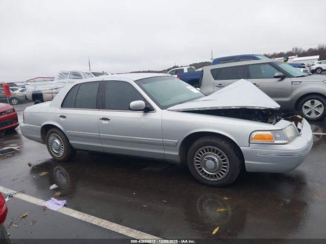 Ford Crown Victoria Standard Image 14