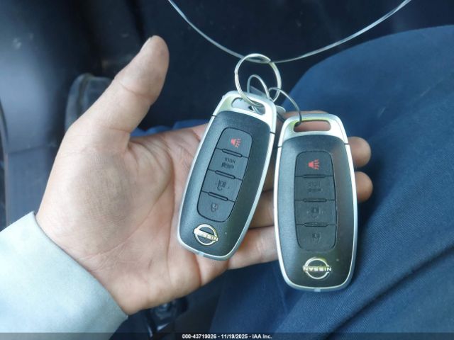 Nissan Versa 1.6 Sv Xtronic Cvt Image 15