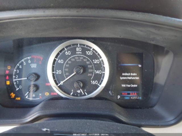 Toyota Corolla Le Image 14