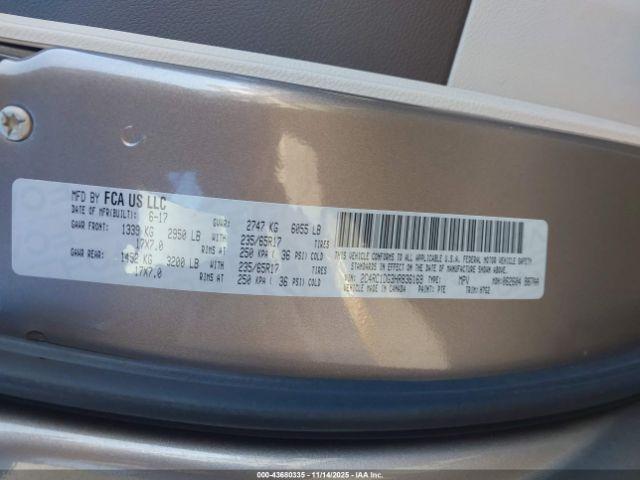 Chrysler Pacifica Touring Image 5