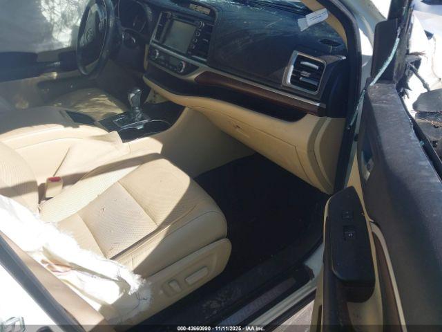 Toyota Highlander Limited Platinum V6 Image 14