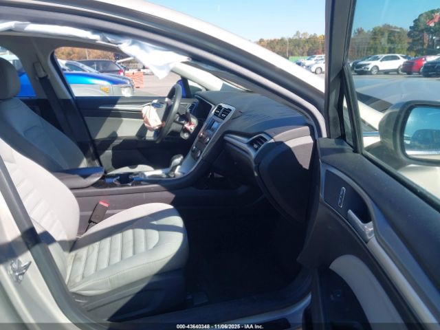 Ford Fusion S Image 5