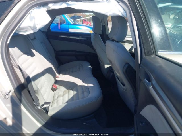 Ford Fusion S Image 7