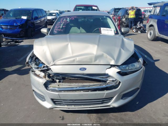 Ford Fusion S Image 12