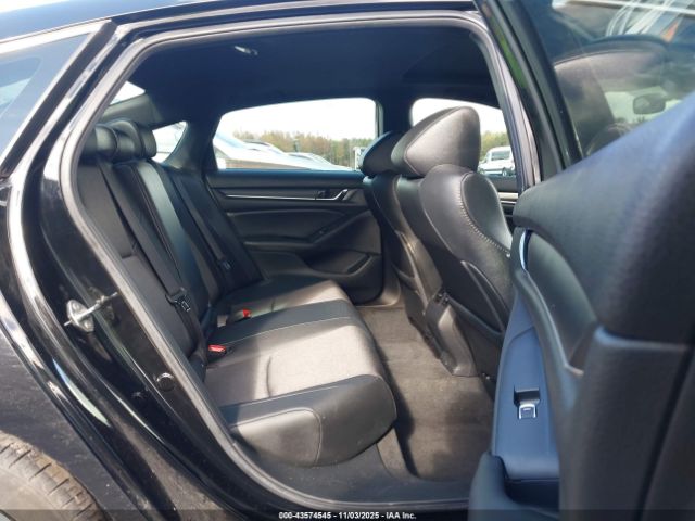 Honda Accord Sport 2.0t Image 16