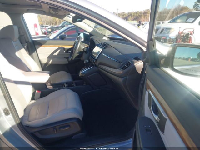 Honda CR-V Touring Image 11