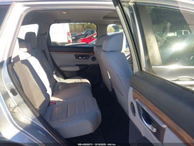 Honda CR-V Touring Image 14