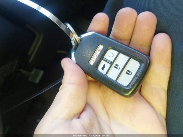 Honda CR-V Touring Image 16