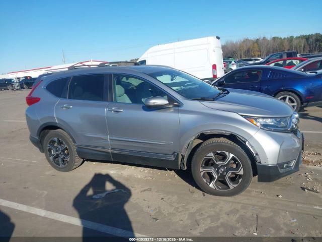 Honda CR-V Touring Image 4