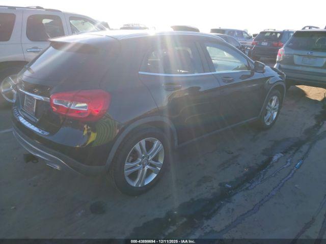 Mercedes-Benz GLA Image 6