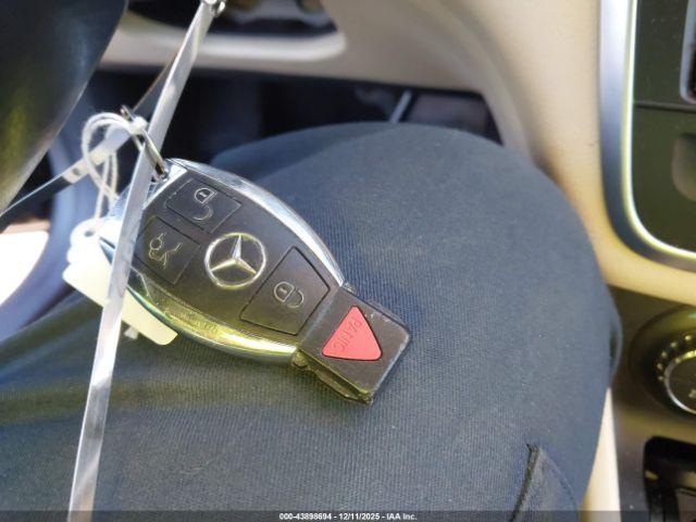 Mercedes-Benz GLA Image 9